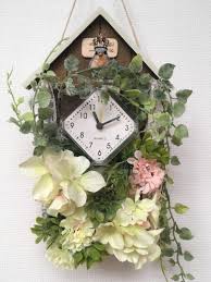 ダイソーの木箱を使って 可愛い 花時計を作ります 時間を見るたびに 可愛い 小鳥 と お花 に心が癒やされています お友達からも作り方を教えて欲しいとの声が多かったので工程を説明します インテリア 収納 花時計 アイデア