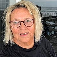 Amanda Marceau's Instagram, Twitter & Facebook