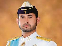 The sculpture sits in the middle of a roundabout, just to the south of wetex parade shopping centre. The Crown Prince Of Johor Urges Muslims To Respect Other Beliefs Tsem Rinpoche