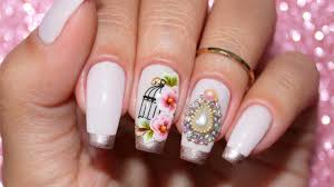 Quando se trata da decoração das unhas, as francesinhas são com a ajuda de fitas adesivas ou até mesmo do palito de unha, você consegue criar para quem adora unhas decoradas, mas não abre mão da praticidade, os adesivos de unha são perfeitos. Unhas Decoradas Francesinha Metalica Adesivo E Joia De Unha Unhas Da Lala Youtube