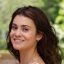 I'm happy to share that last week I started a new position as Restructuring  Paralegal I at Kirkland & Ellis! I am grateful for this opportunity and  looking forward to further developing