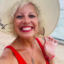 There's no magic formula to success. Start small and FOCUS (Follow One  Course Until Successful) #richdad