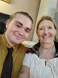 Kathryn Mayes's Instagram, Twitter & Facebook