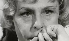 Lindsay Bellinger's Instagram, Twitter & Facebook