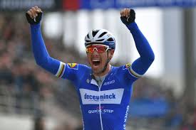 Ik wil dit seizoen minstens nog een koers winnen. Gilbert Wins Paris Roubaix His Fourth Monument To Join Cycling Legend