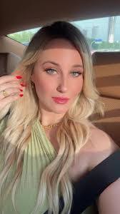 Marisa Bowen's Instagram, Twitter & Facebook