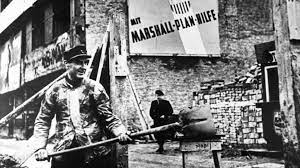 The marshall plan (officially the european recovery program, erp) was an american initiative passed in 1948 for foreign aid to western europe. El Plan Marshall La Ayuda Americana Que Impulso Una Nueva Europa En Documentos Rne