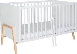 Durch seine wohnliche höhe wirkt das bett wie eine gemütliche koje. Schardt Babybett Holly Nature Made In Germany Otto