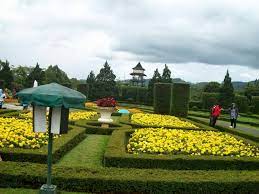 Taman bunga wiladatika berlokasi di jalan jambore i, cibubur, jakarta merupakan salah satu taman rekreasi yang dibangun untuk menggalang dana untuk kegiatan pramuka. Liburan Seru Ke Taman Bunga Cibubur Harga Tiket Masuk Fasilitas Wahana Dll