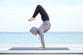 Alo Yoga Yoga Poses For Men Yoga For Men Yoga Everyday