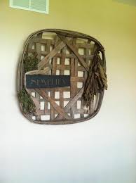 Pin By Kristen Gelatko On Primitive Country Decor Tobacco Basket Decor Rustic Antique Decor Primitive Decorating Country