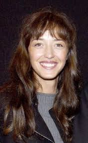 Hélène de fougerolles est une actrice, réalisatrice, scénariste française. Helene De Fougerolles Son Evolution Capillaire
