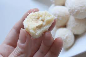 Petites Bouchees Coco Noisette Mango And Salt Recette Recette Mignardise Recettes De Cuisine