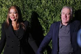 Why does robert de niro look way different in the taxi driver (1976) movie than he does today? Robert De Niro DivorÈeazÄ DupÄ 21 De Ani De CÄsnicie Taurul Furios Are Doi Copii Cu Grace Hightower Gandul