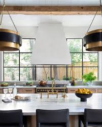 Elizabeth Garrett Interiors On Instagram After A Relaxing Two Weeks We Re Back Grateful To Spend Our Holiday With Family And In 2020 Home Decor Inspiration Cabin Kitchens Kitchen Interior
