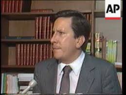 Fue ministro de justicia en colombia y asesinado por narcos, concretamente por el escobar intentó defenderse vinculando a lara bonilla con el capo evaristo porras del cartel del amazonas, pero lara, negando el vínculo, desacredita a. Gns G09058403 Youtube