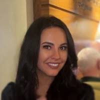 Jennifer Lyons's Instagram, Twitter & Facebook