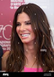 Sandra left hi-res stock photography and images