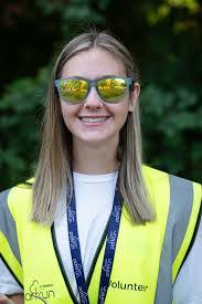 Laura Mark's Instagram, Twitter & Facebook