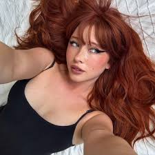 Eve Harper Close (@eve.harper.close)