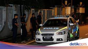 update 72 beg wang tunai, barang kemas dirampas metrotv. Najib Ada Di Dalam Rumah Selama Penggeledahan Berlangsung