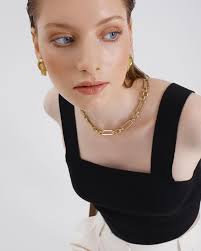 16 Curvy Girls Who Are Killing It