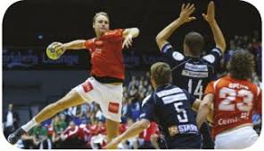 O passe é um dos principais fundamentos técnicos do handebol, o passe é o ato de lançar a bola entre os. Handebol Regras Fundamentos Posicoes E Taticas Cola Da Web