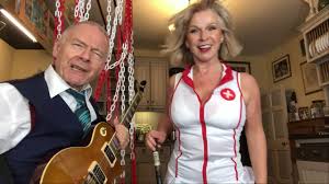 Изучайте релизы toyah на discogs. Toyah Robert S Sunday Lunch Poison Youtube