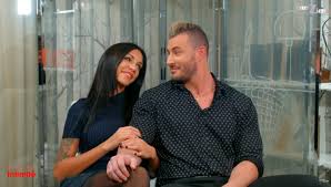 She is a celebrity realitystar. Julia Paredes Le Pere De Sa Fille Luna Absent Pendant Deux Ans Elle En Revele Les Raisons