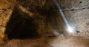 CUEVAS DEL REY (TEJEDA)