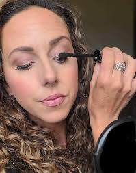 Mascara application tips and best practices