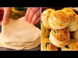 La Collation Parfaite Beaucoup De Fines Herbes Enveloppees Dans Une Pate Molle Savoureux Tv Youtube Alimentation Collations Savoureux