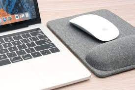 It seems that a rest may not actually be what i need, so i'm going to use stretches and breaks and see if i can do with that. Best Ergonomic Mouse Pads 2021 Mouse Pad With Wrist Support Reviews Rolling Stone