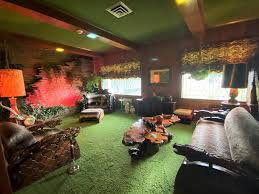 The name jungle room was coined when graceland opened to the public in 1982. Why Visit Graceland Elvis The Kings Home