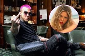 Alex caniggia tiene todo lo que el dinero puede comprar ¡por duplicado! Los Desesperantes Mensajes Que Compartio La Novia De Alexander Caniggia Incluyo Fotos Llorando Minuto Neuquen
