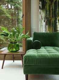 The Most Beautiful Emerald Green Sofa And A Plant On A Table Green Decor Green Interiors Green Sofa