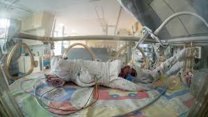 Incubator (medical apparatus in which weak infants are supported). Gerauschkulisse Simulierter Mutterleib Soll Fruhchen Helfen Ingenieur De