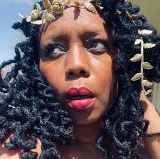 Mary Atterbury's Instagram, Twitter & Facebook