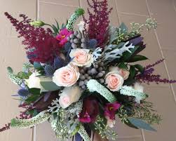 Beautiful wedding bouquet ideas in wedding bouquets, the delicate flowering blooms of queen anne's lace look lovely when paired with feature flowers and greenery. Queen Anne S Lace Flowers
