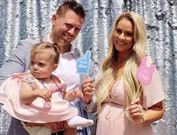 Wwe Superstars The Miz Mike Mizanin Und Seine Frau Maryse Ouellet Mizanin Moderierten Pregnantceleb Pregnant Celebrities Wwe Couples Cole And Savannah
