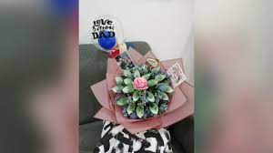 Menurut una, tempahan gubahan bunga yang berkonsepkan wang kertas sebenar itu bukanlah perkara yang asing. Toturial Bouquet Duit Cara Buat Jambangan Duit Kertas Easy Money Bouquet Buket Uang Youtube