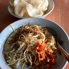 Tambahkan air, didihkan lalu tambahkan cabe rawit utuh. Fotos Bei Bubur Seafood Ayam Indonesisches Restaurant In Kelapa Gading