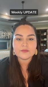 Alexis Roeder's Instagram, Twitter & Facebook