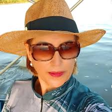 Carmem Costa (@carmem_costa6768) • Threads, Say more