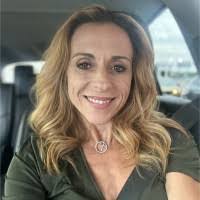 Becky Pizzo's Instagram, Twitter & Facebook