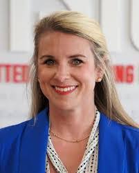 Karen Goucher's Instagram, Twitter & Facebook