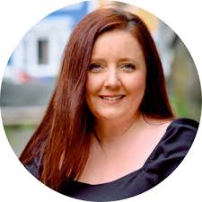 Jennie Massey's Instagram, Twitter & Facebook