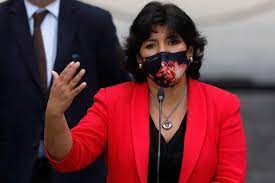 Los adherentes de la presidenta del senado tienen similar pronóstico que el equipo de paula narváez (ps), de que les conviene enfrentar a jadue y a lavín, pues así el centro político se ve beneficiad­o ante dos extremos. Yasna Provoste Descarto Candidatura Presidencial Con La Dc