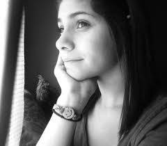 Anna Nuno's Instagram, Twitter & Facebook