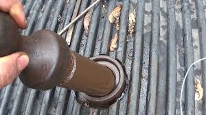 Drop 'n locks gooseneck hitches offer a double rolled center plate manufactured with 3/8″ steel. How To Remove A Goose Neck Ball Hitch Youtube